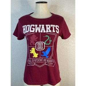 Harry Potter Hogwarts the Four Houses Red kids T-Shirt Size: Youth Medium